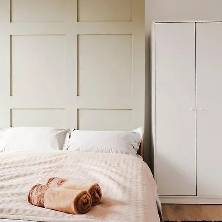 Stylish Renovated Near Headingley & Park Leeds (West Yorkshire)