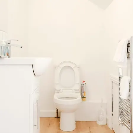 Stylish Renovated Near Headingley & Park Apartment *
