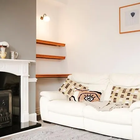 Stylish Renovated Near Headingley & Park Apartment Leeds (West Yorkshire)