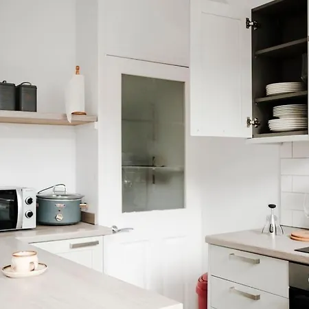 Stylish Renovated Near Headingley & Park Apartment *